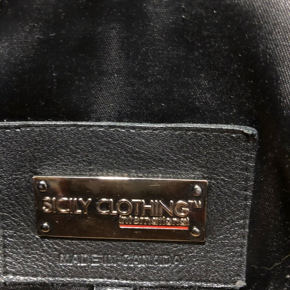 Wool winter coat. Very warm, no fur, city elegant, large hood. - Picture 9 of 12